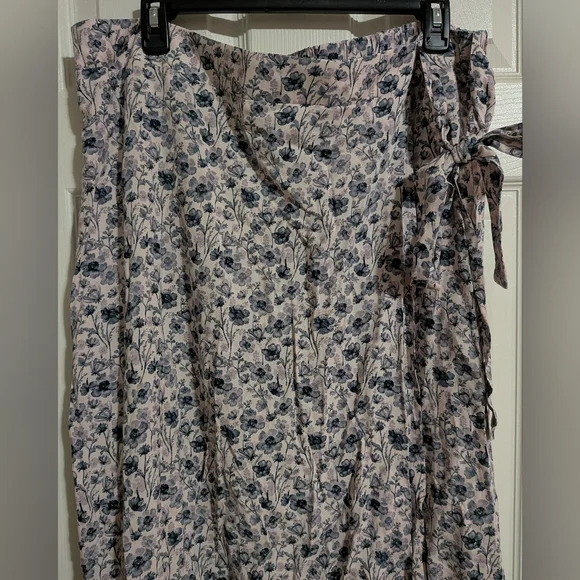 Maurices XL 90s Floral Wrap Maxi Skirt Modest Teacher Versatile - Picture 3 of 6